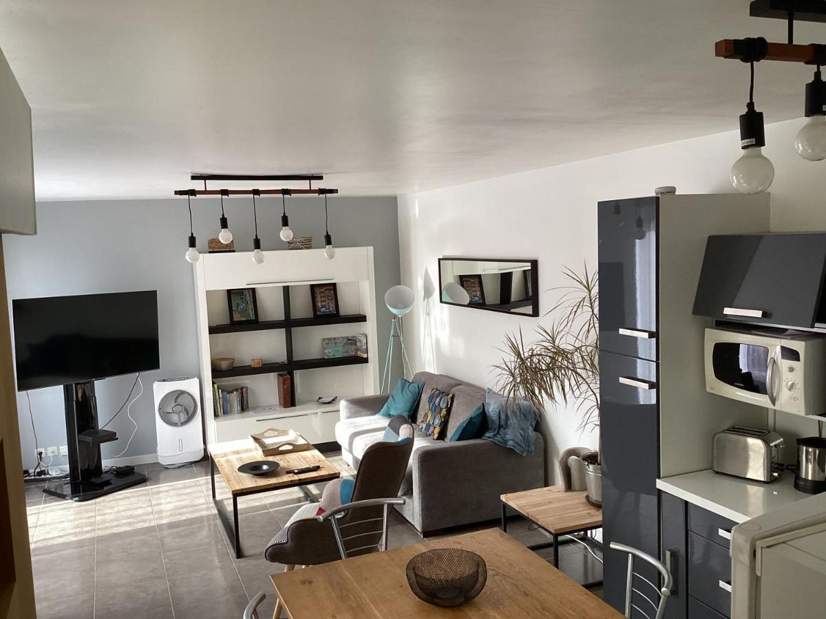 Joli Appartement 50 M2 Classe 3 Etoiles Avec Terrasse Et Jardin La Rochelle  Exterior photo